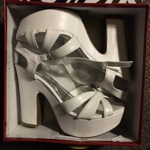 Hot Tamoto Heels Size 6 1/2